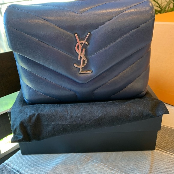 **SOLD** Yves Saint Laurent Toy Loulou bag ** SOLD - Picture 3 of 7